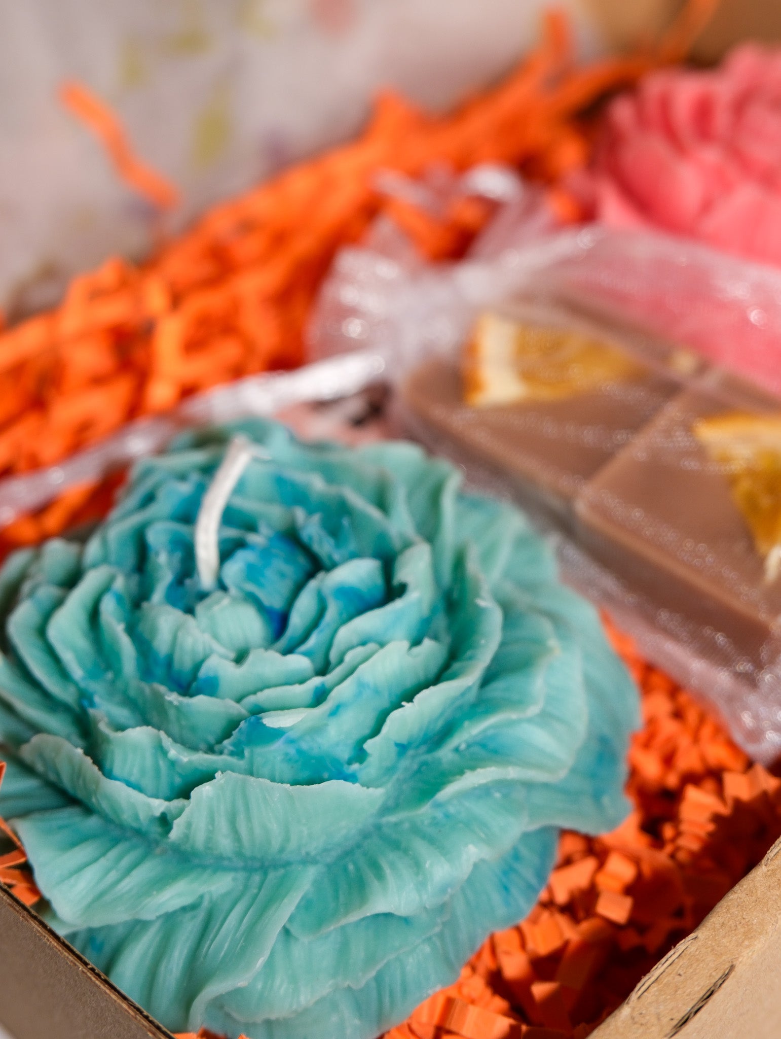 Multicoloured Peony Plant Wax Candle Gift Set - Wildfound Sculpted candle - Multicoloured Peony Plant Wax Candle Gift Set