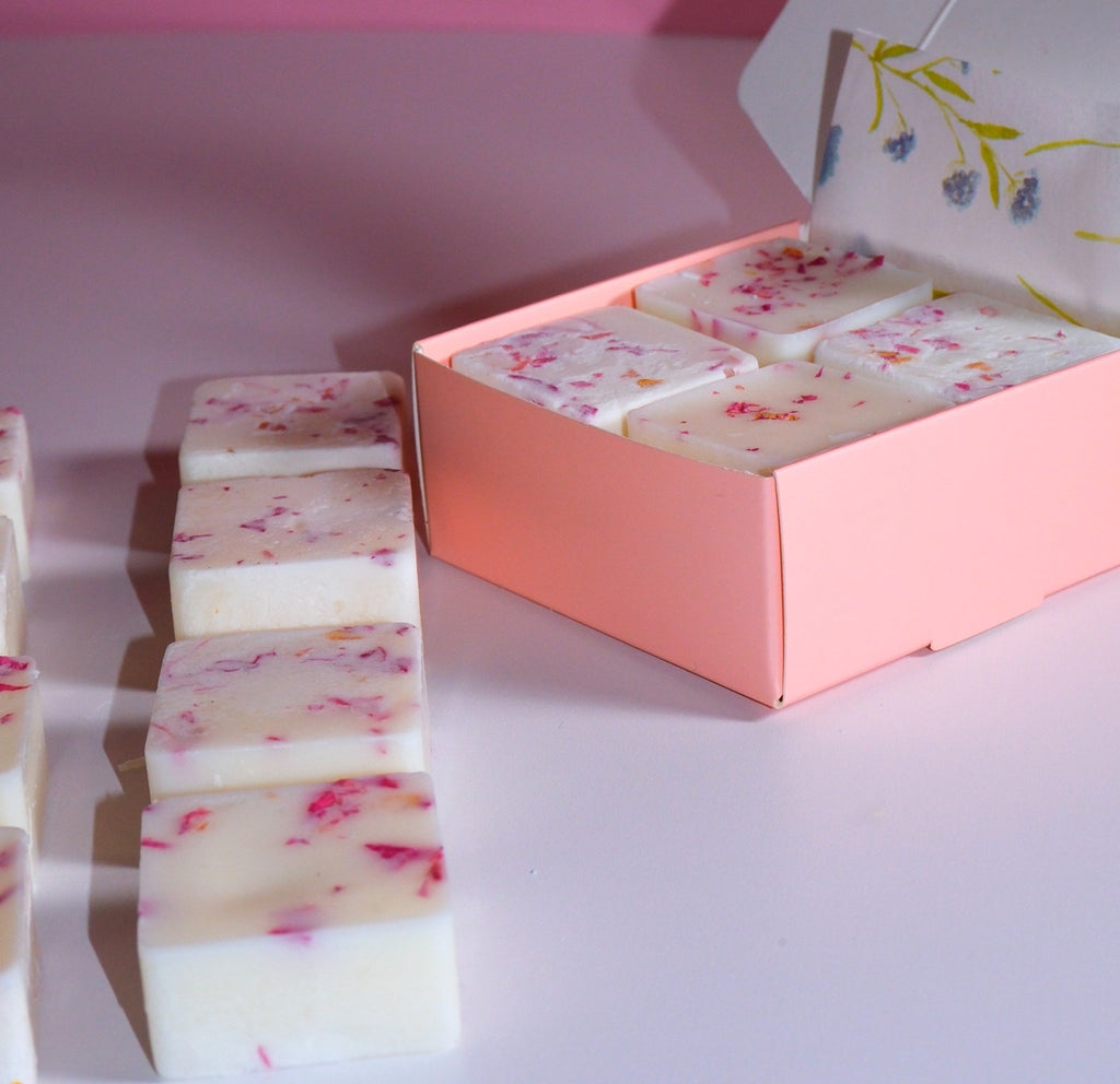 8 Piece Floral Fields Plant Wax Melts - Soy & Coconut Blend - Wildfound Wax melts - 8 Piece Floral Fields Plant Wax Melts - Soy & Coconut Blend