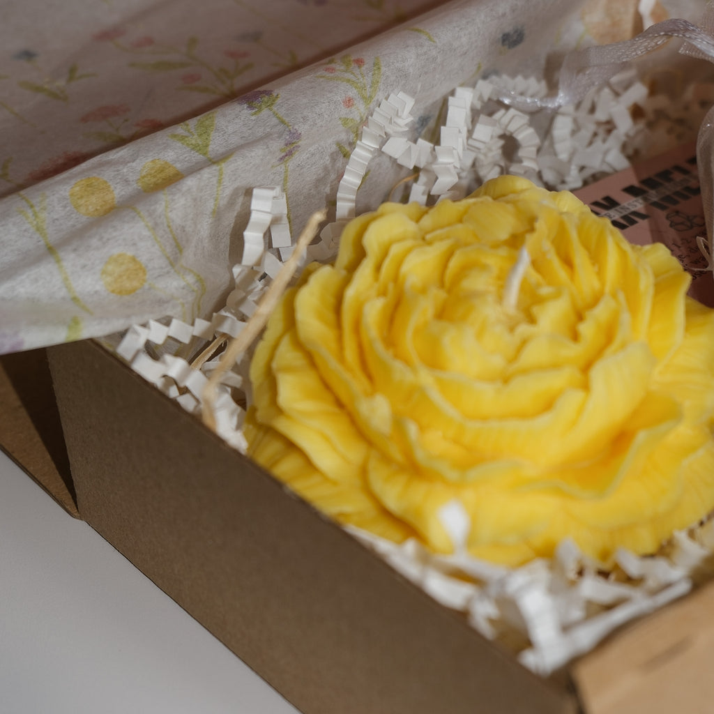 Multicoloured Peony Plant Wax Candle Gift Set - Wildfound Sculpted candle - Multicoloured Peony Plant Wax Candle Gift Set
